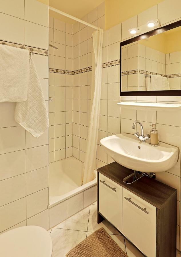 Design Apartment Naehe Duesseldorf เครเฟลด์ ภายนอก รูปภาพ